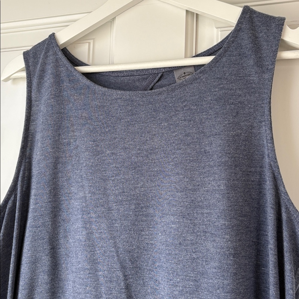 St. John's Bay Heathered Navy Tank Top Large - Picture 3 of 4